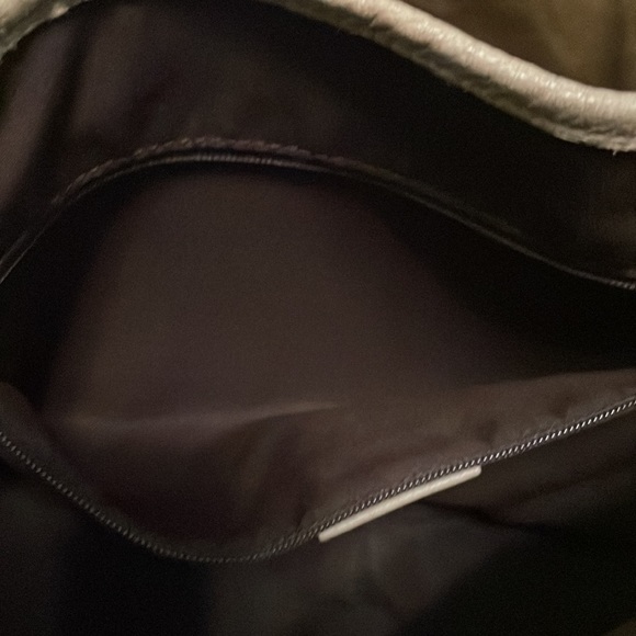 Authentic Gucci GG Abbey Canvas Tote Handbag - Picture 11 of 11